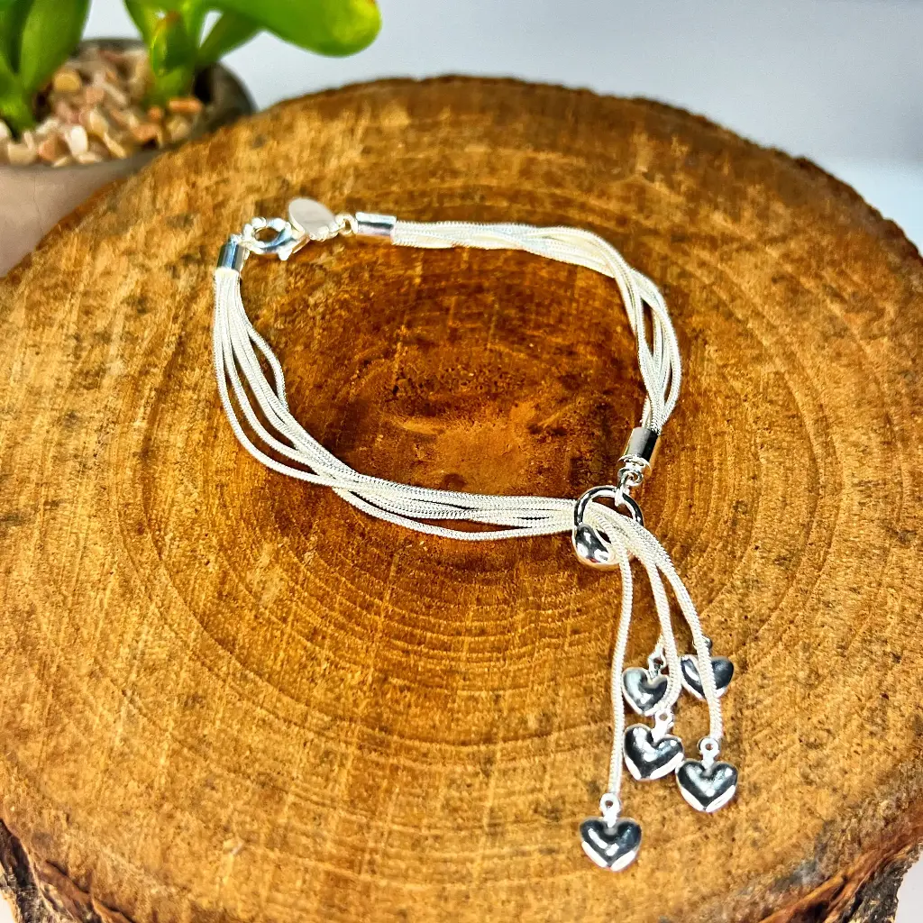 Bracelete Elegante de Cinco Corazones 