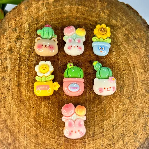 [03010003] Conjunto de 7 Adornos de Macetas con Flores y Cactus